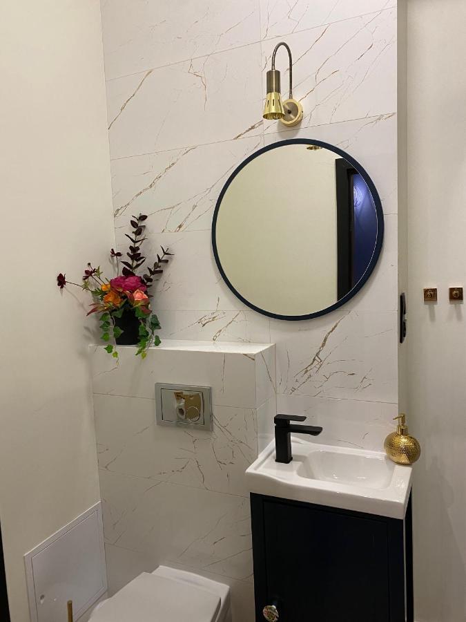 Przytulny I Nowoczesny Apartament Malgosi, 10 Min Pieszo Od Dworca I Galerii 卡托维兹 外观 照片